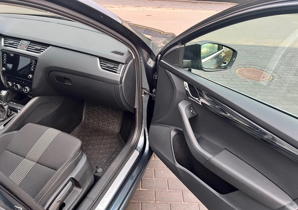 Skoda Octavia cena 58000 przebieg: 177825, rok produkcji 2017 z Wąsosz małe 191
